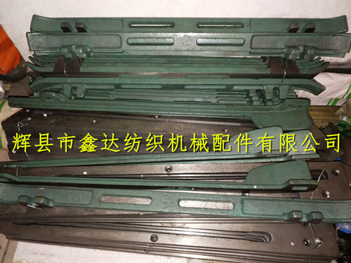 織布機(jī)梭箱蓋板3305、擋板3306、底板3307